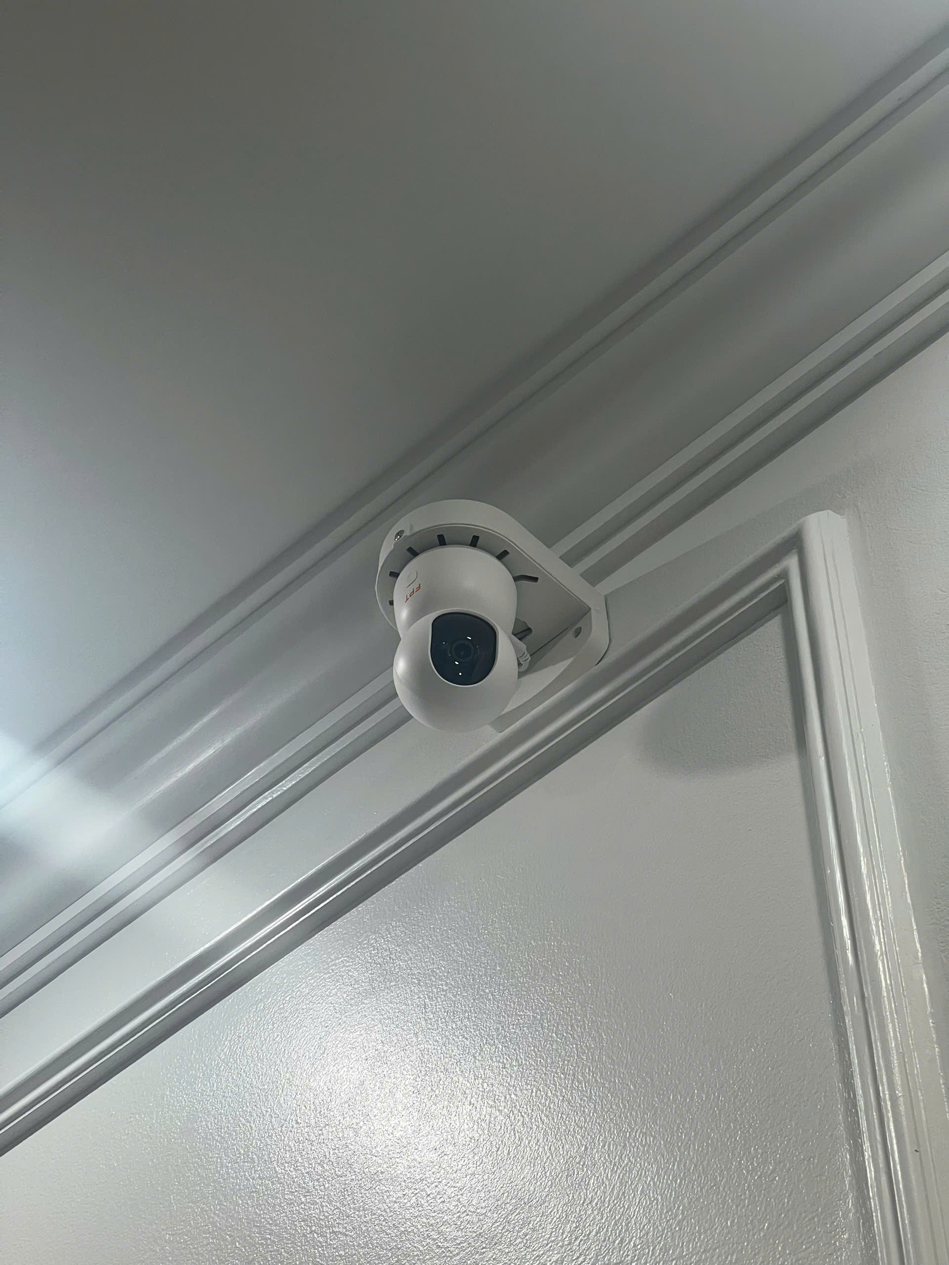 lắp đặt camera fpt trong nhà